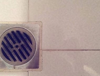 Αυτό είναι το έξυπνο κόλπο για να ξεβουλώσετε τα σιφόνια στο μπάνιο σας